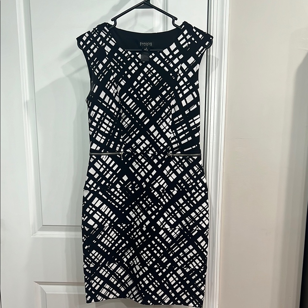 Enfocus Studio Black and White Sheath Dress Knee-Length Sleeveless for Cocktail